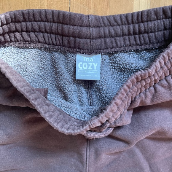 TNA COZY FLEECE SHORTS - Picture 2 of 3